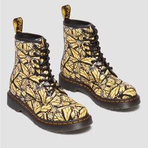 Dr. Martens 1460 Women’s Yellow Black Butterfly Print Lace Up Grunge Boots Sz 7